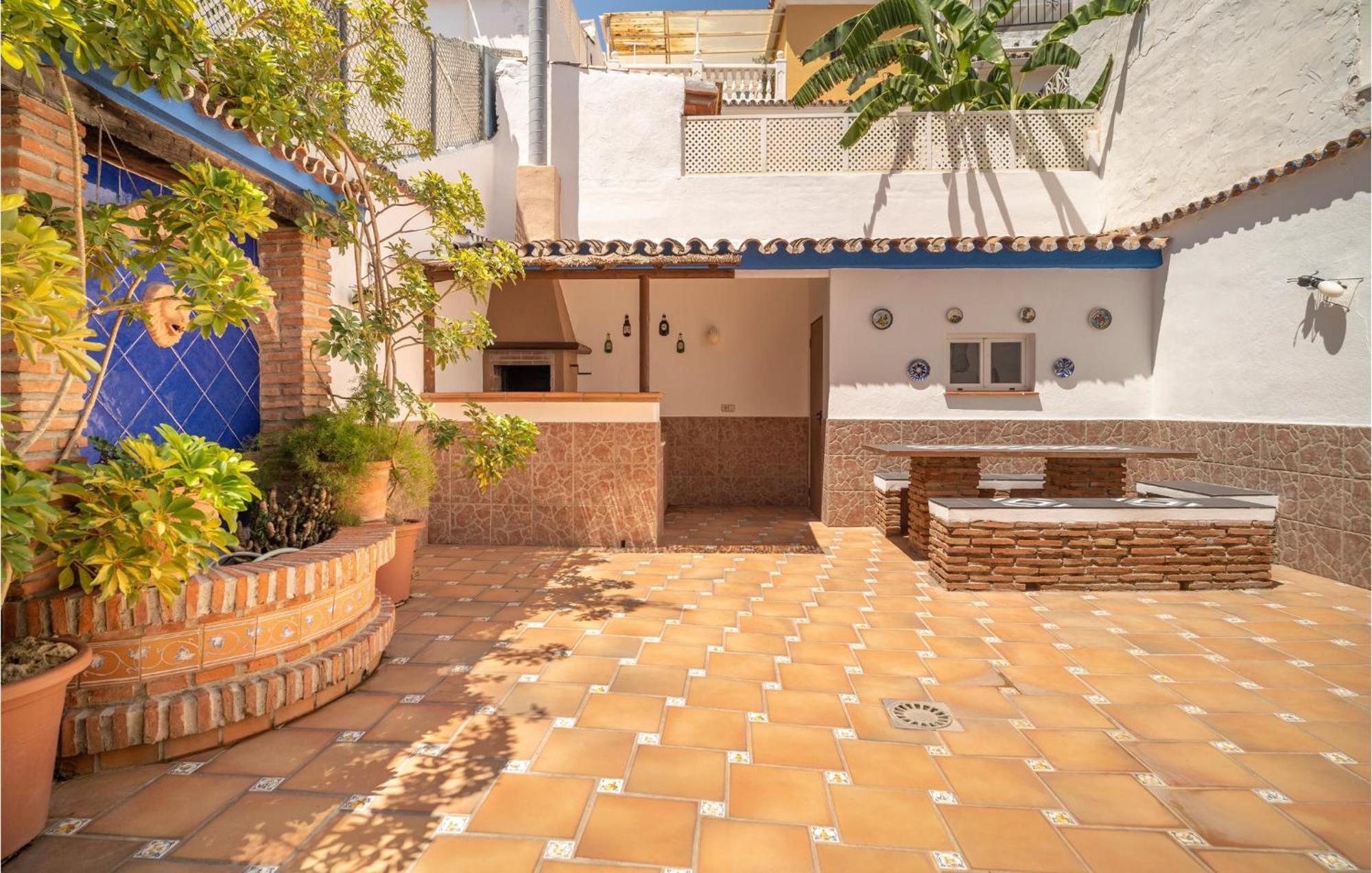 Rumah liburan Amazing In With Kitchen Marbella